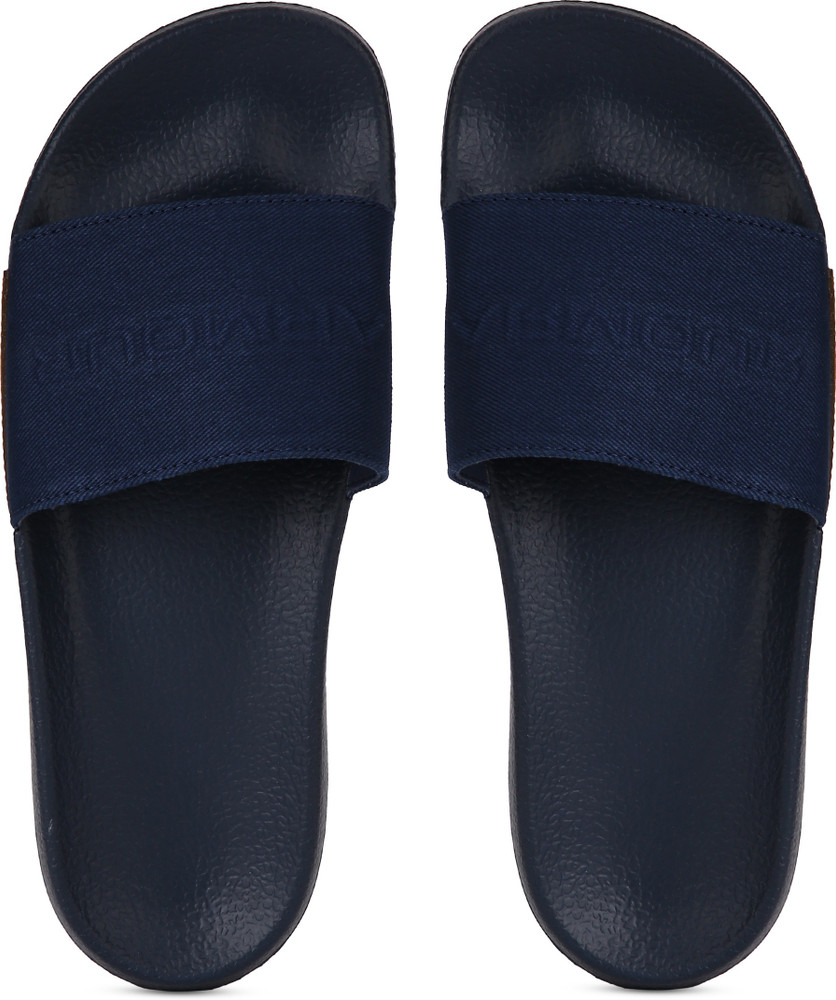 Under armour slides academy hotsell