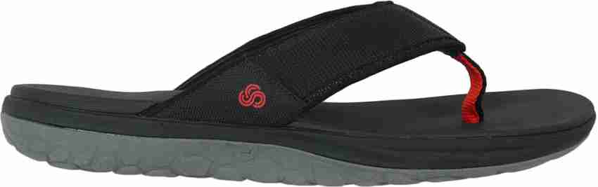 Clarks black online slippers