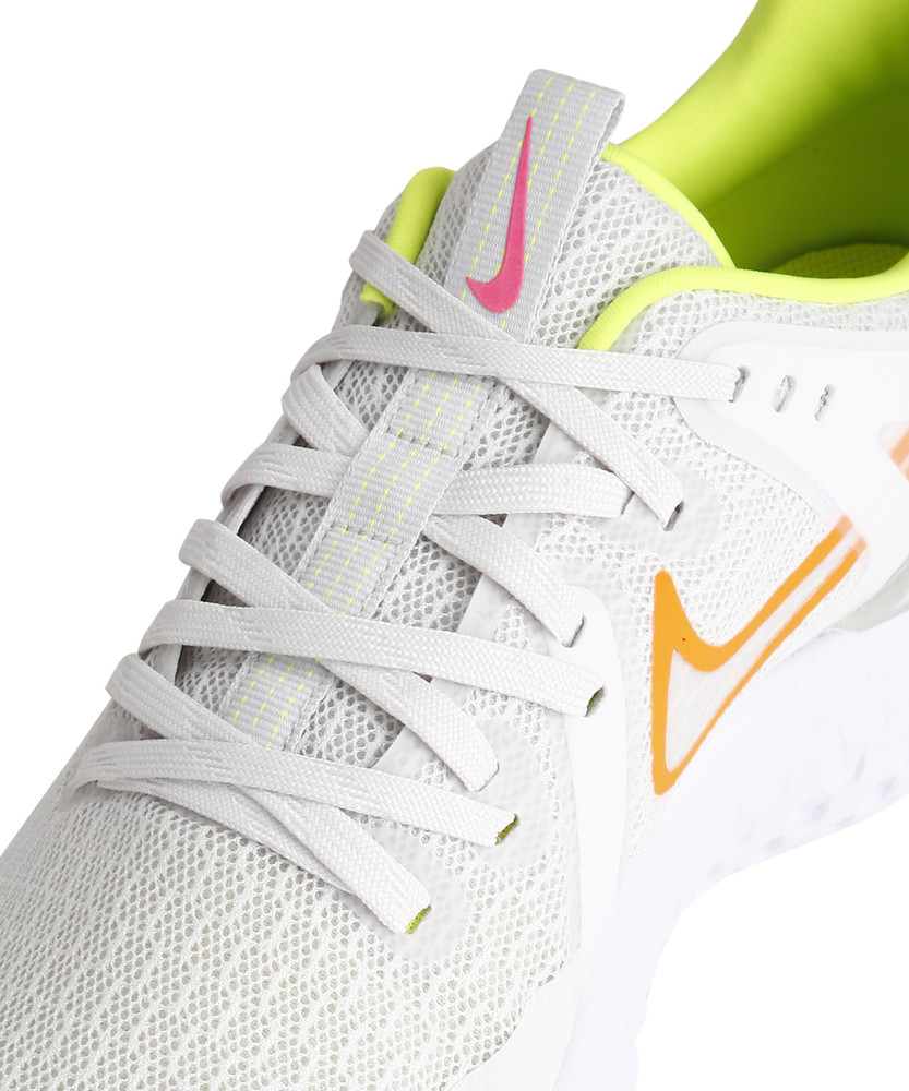Nike legend react opinioni top