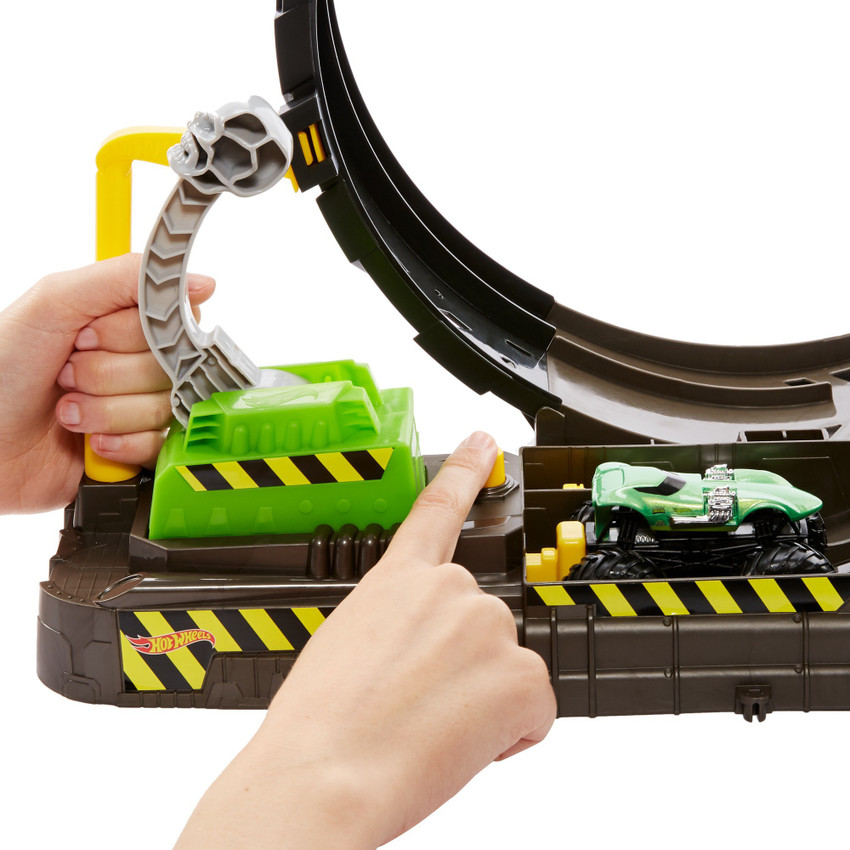 Hot Wheels Monster Truck Epic Loop Challenge Playset - Sam's Club