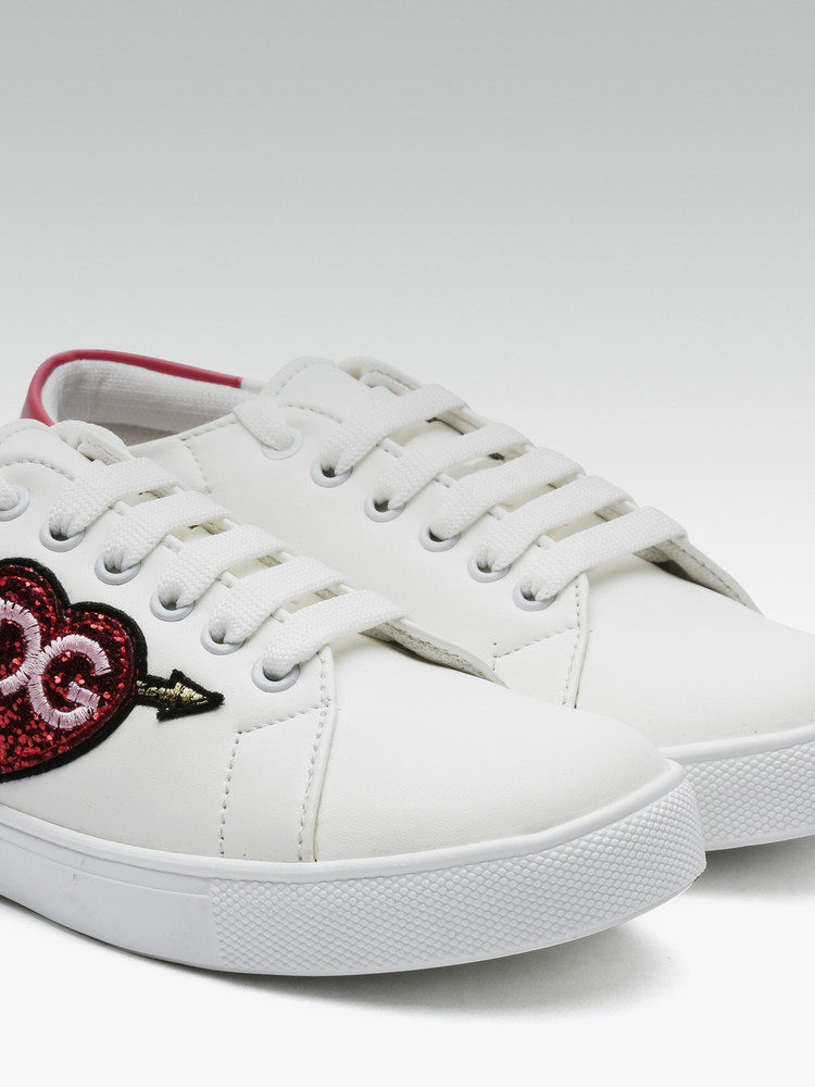 Street style store sneakers clearance