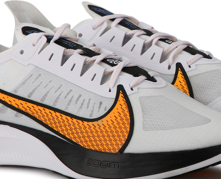 Nike zoom gravity on feet deals