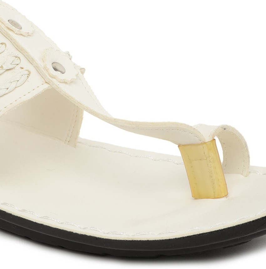 Paragon best sale latest chappal