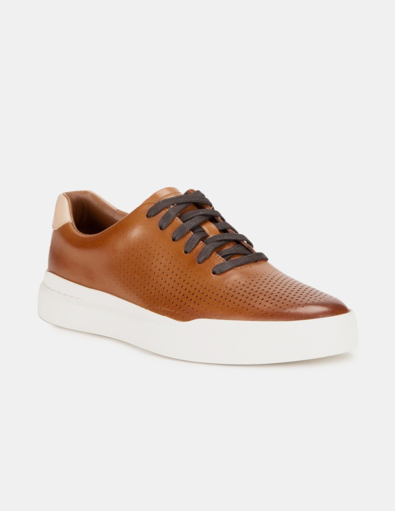 Cole haan store walking shoes