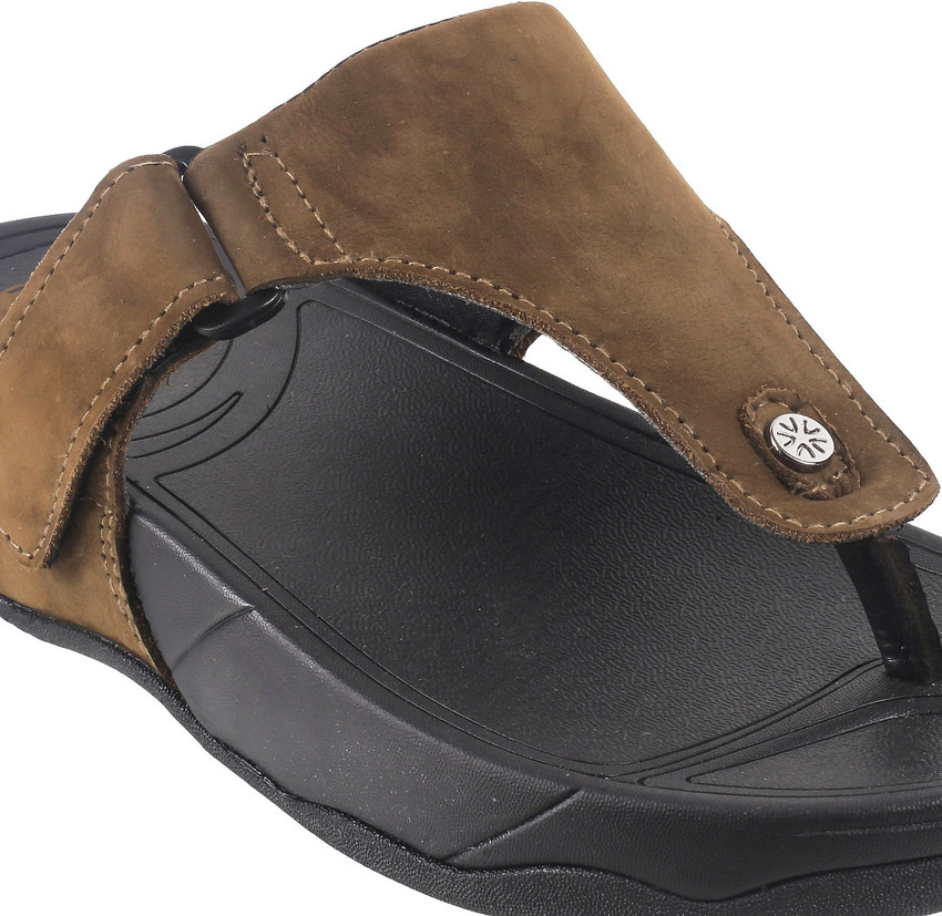Pawan kalyan sales slippers myntra