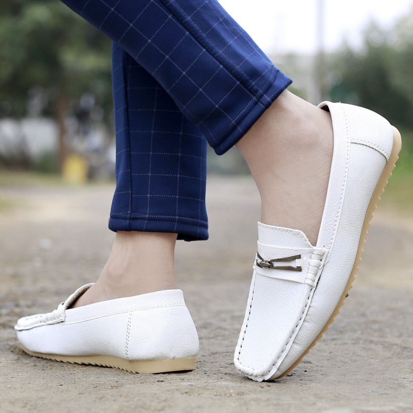 Loafer shoes best sale white colour