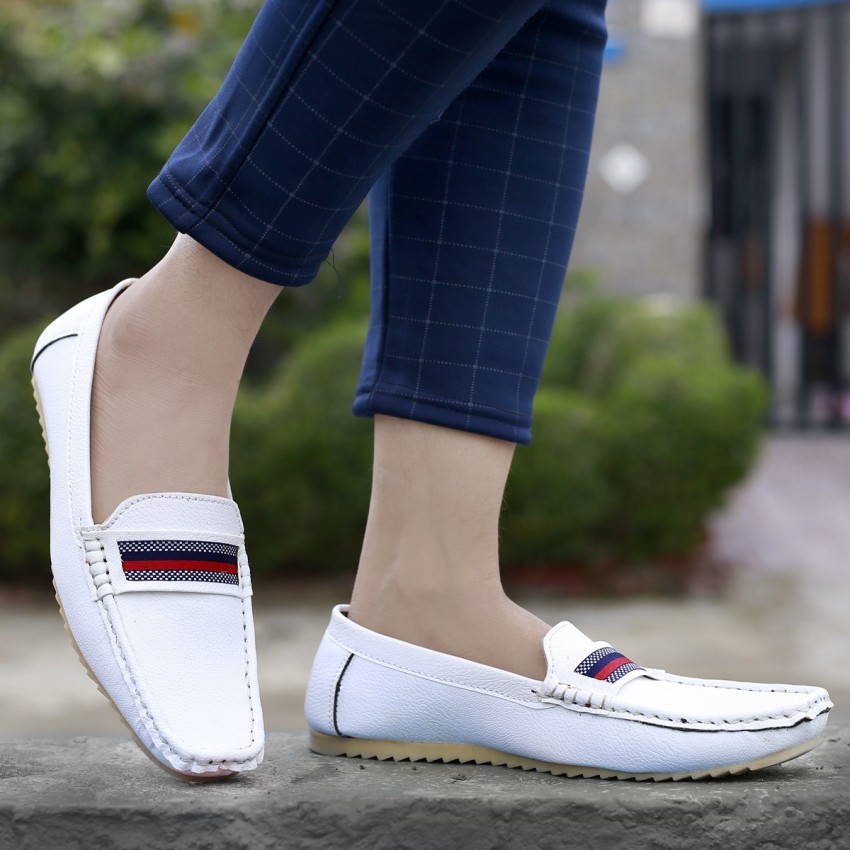 White loafers hot sale flipkart