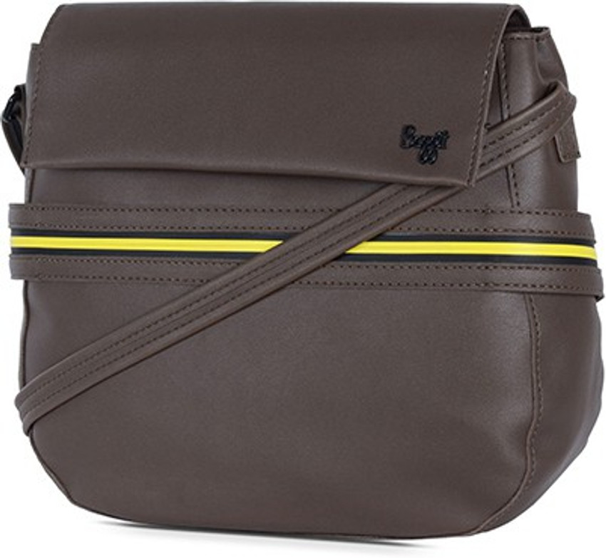 Baggit Beige Sling Bag L TRIS Y G Z LAVA 5 SS SMOKE Beige Price