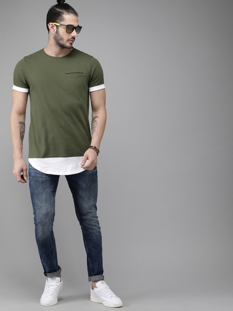 olive green t shirt outfit men