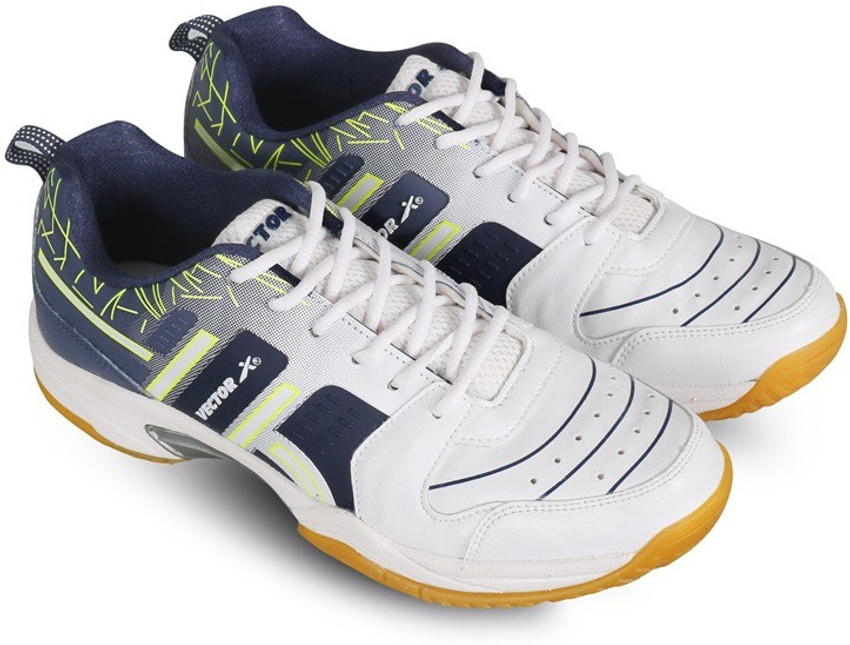 Badminton shoes deals under 2000