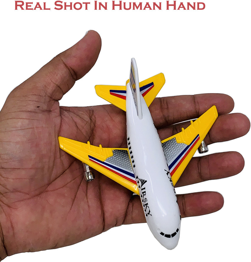 Small toys for store airplane