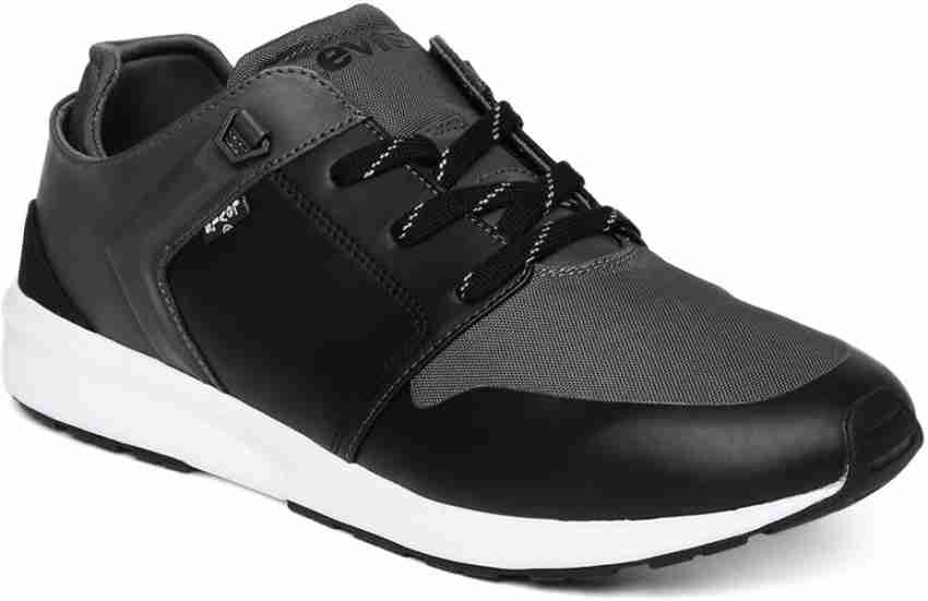 Levis black deals tab runner sneaker