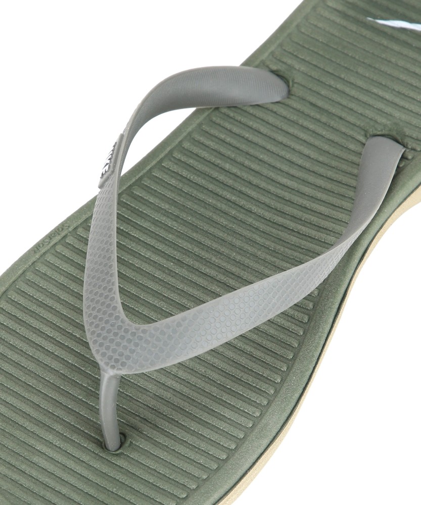 NIKE Men SOLARSOFT THONG 2 Flip Flops Buy NIKE Men SOLARSOFT