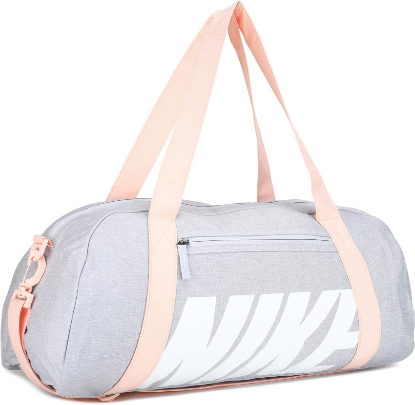 Nike gym cheap bag flipkart