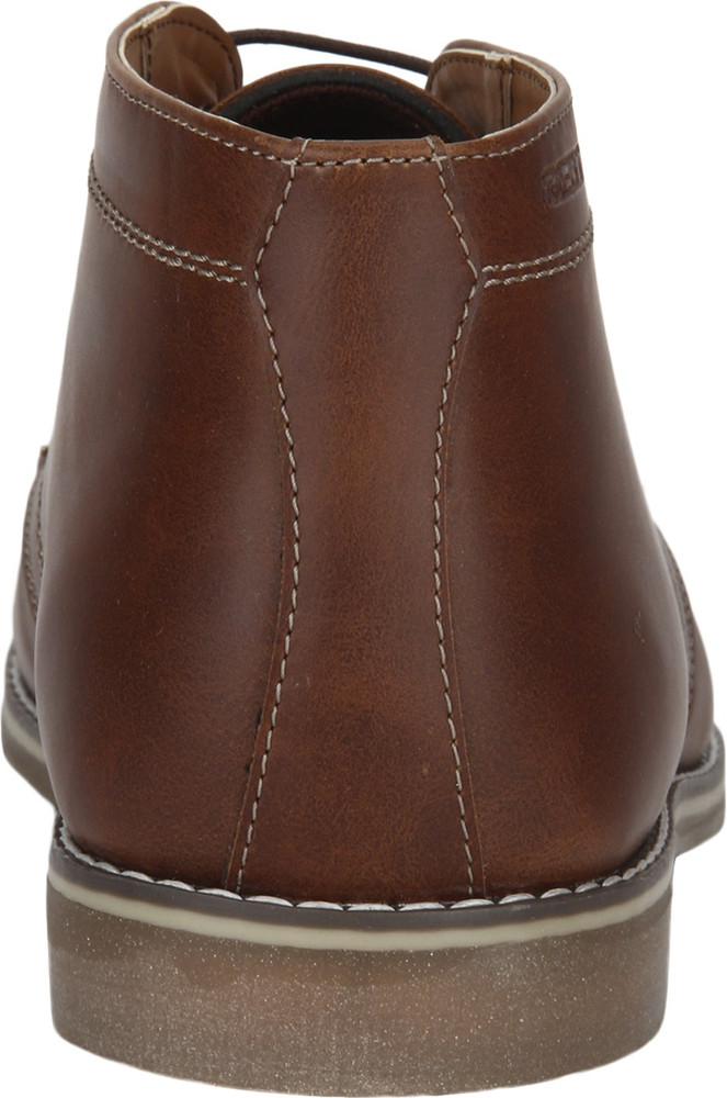 Chukka boots cheap red tape