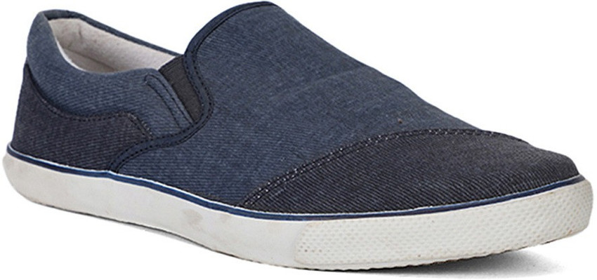 North star top slip on shoes
