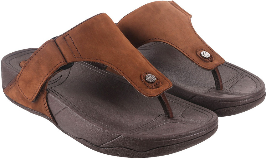Pawan kalyan slippers in attarintiki daredi sale