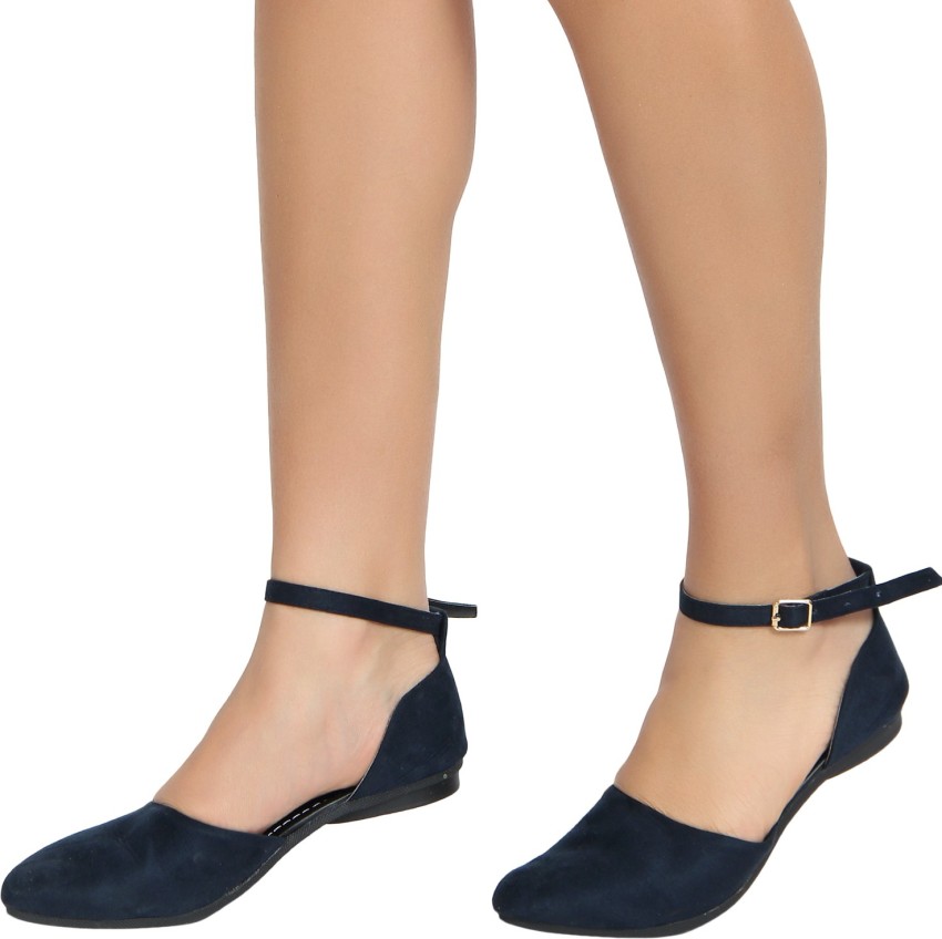 Closed toe best sale flats with strap