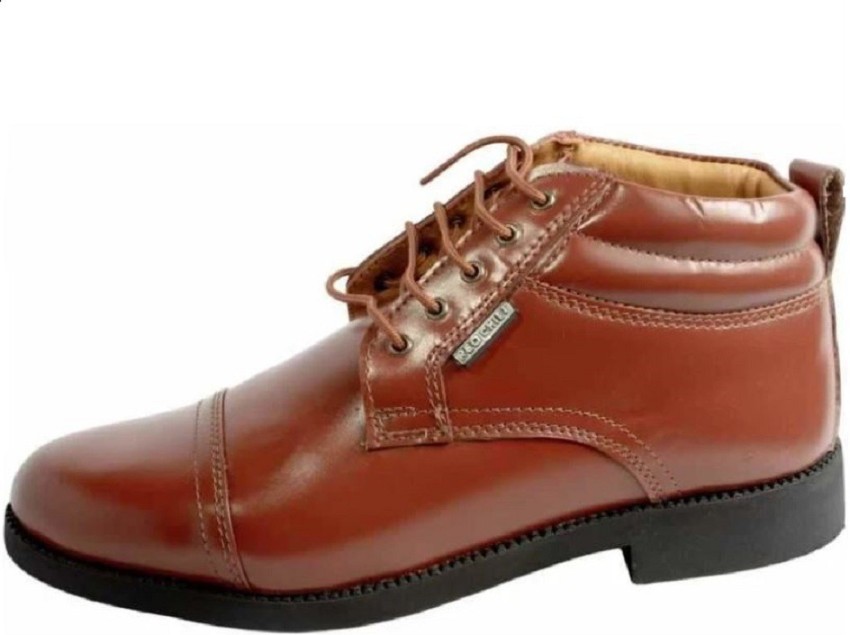 Police shoes store red chief