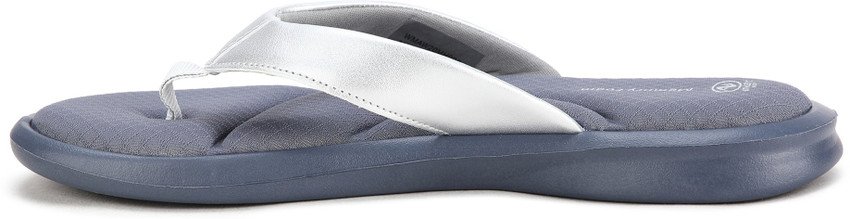 Athletic works deals women's flip flops