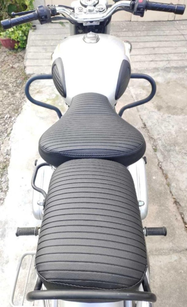 https://rukminim2.flixcart.com/image/850/1000/kdeum4w0/bike-seat-cover/5/g/v/012354-kohli-bullet-accessories-original-imafubmfdzgjsffv.jpeg?q=90