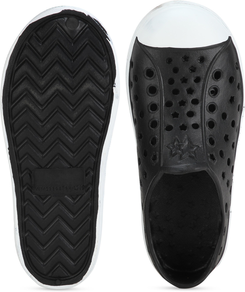 Wonder nation boys 2025 slippers