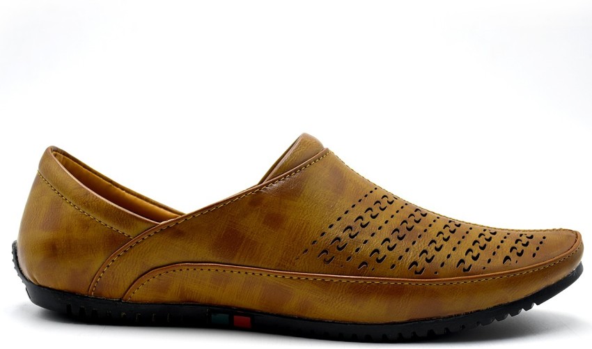 Shoes to wear sales with kurta and jeans