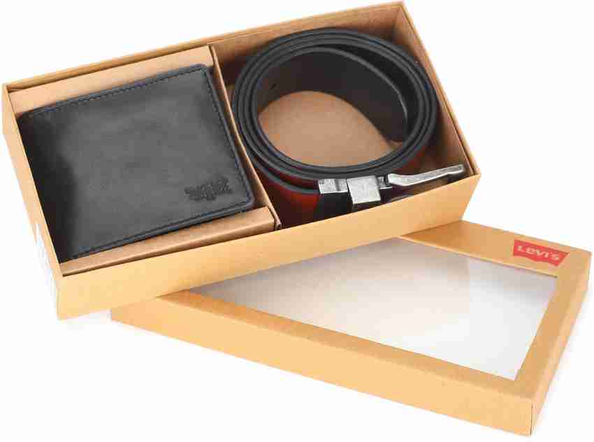 Levis belt store and wallet set