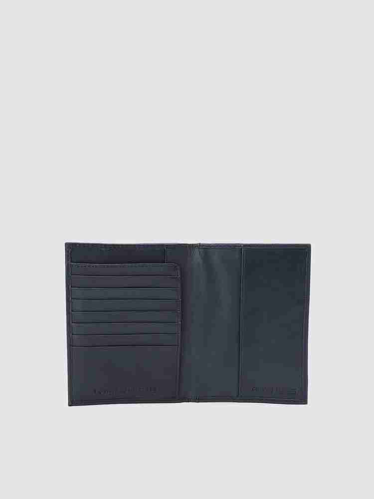 Tommy hilfiger hotsell wallets flipkart