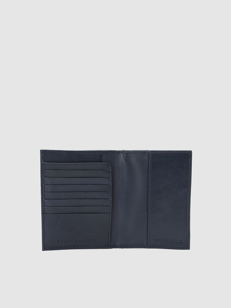Tommy hilfiger wallets store flipkart