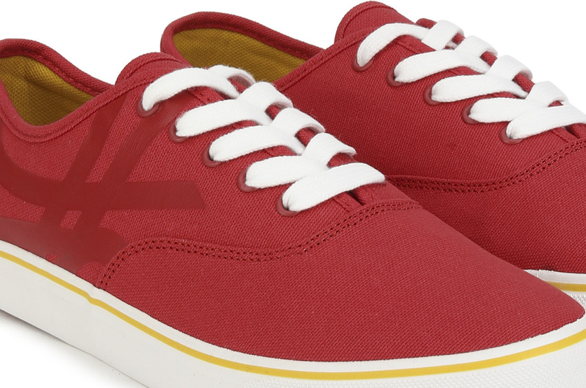 Benetton shoes casual store