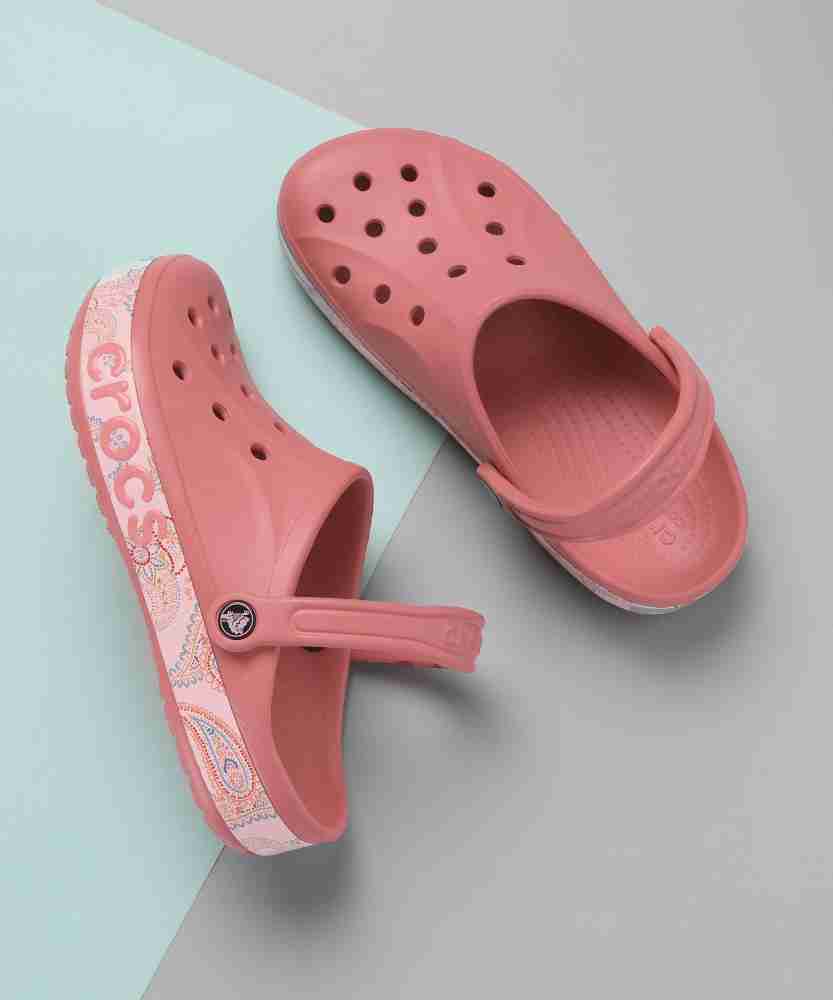 Peach best sale color crocs