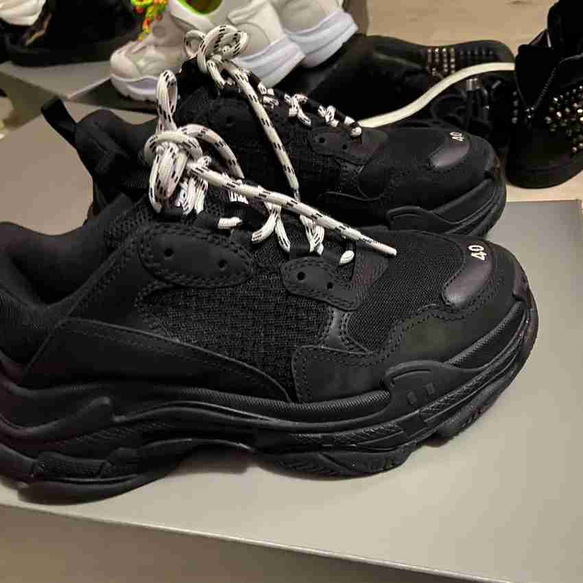 Air balenciaga store