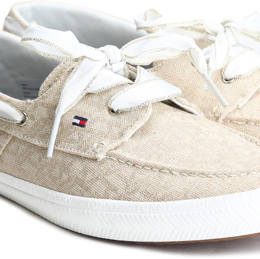 Tommy hilfiger deals womens boat shoes