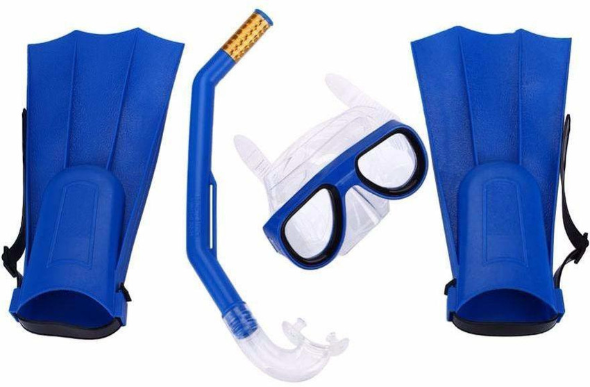 Swimming goggles and flippers 2025