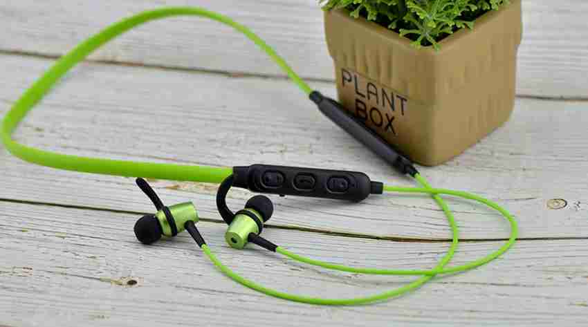Neck hanging sales magnetic earphones a15