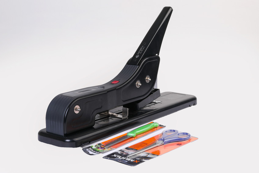 Kangaro HD-23L long reach stapler. Uses 23 series staples. Up to 140 sheets