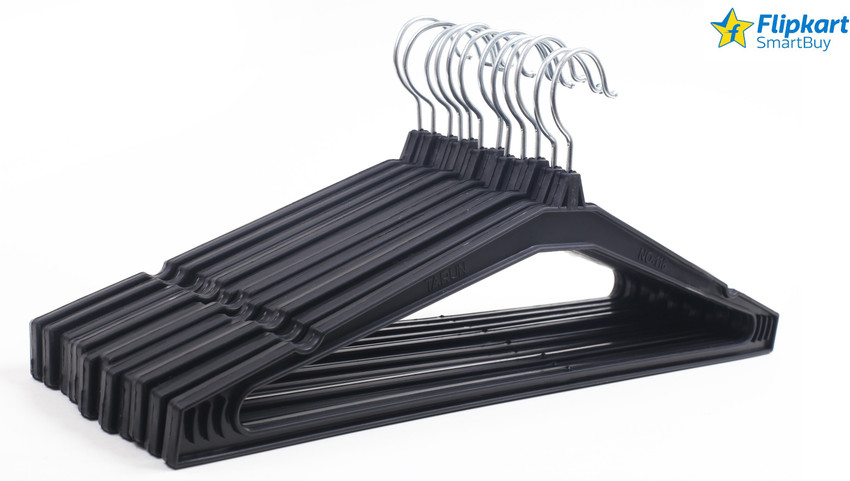Flat plastic hotsell hangers