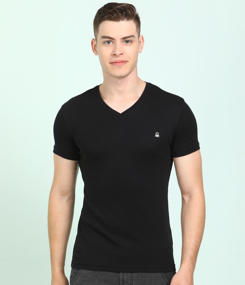 Colors United - Best Men Benetton V of of India in Solid Benetton Black T-Shirt Neck at Buy Online T-Shirt United Prices V Neck Men Black Colors Solid