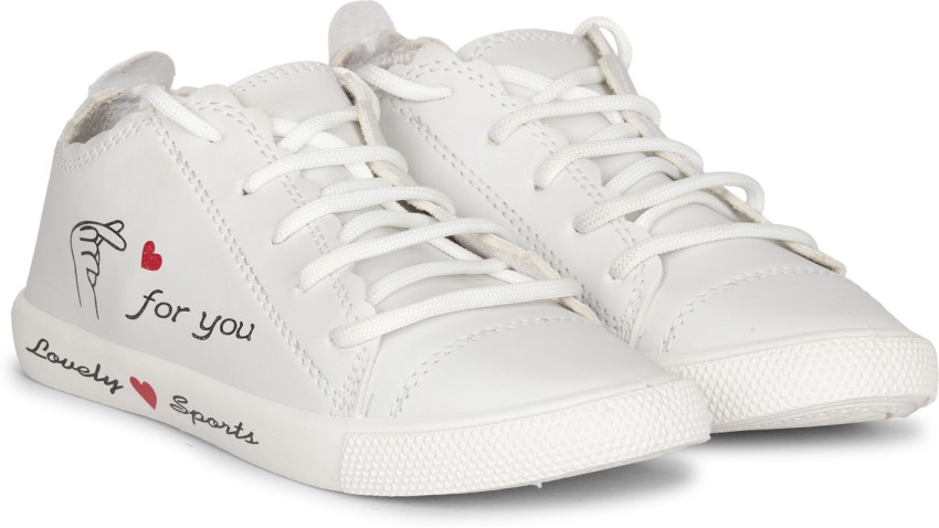 White shoes clearance for girls flipkart