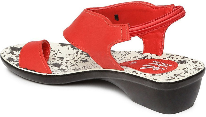 Paragon outlet solea sandals