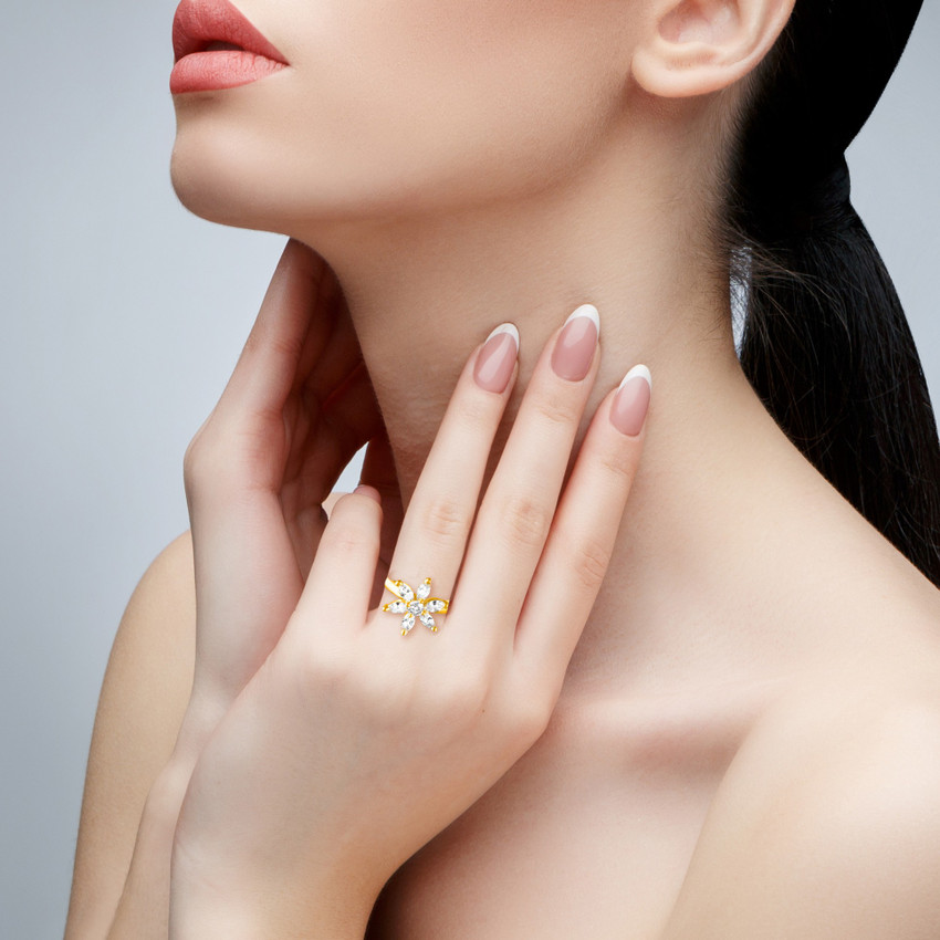 Divastri Jewellery Fancy Party wear Stylish Flower Solitaire
