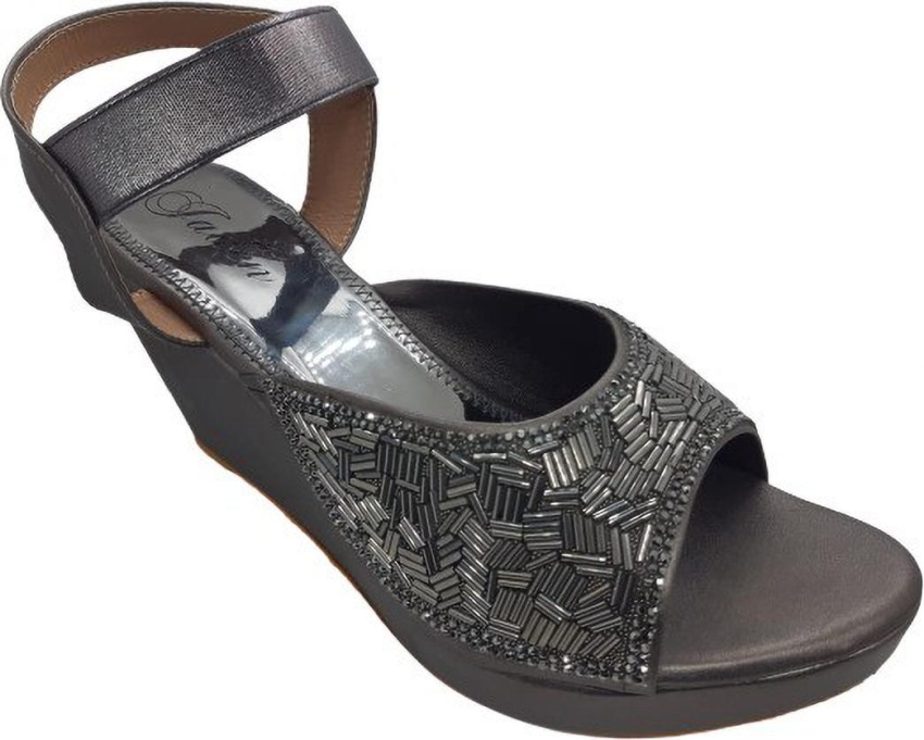 Born discount asho sandal