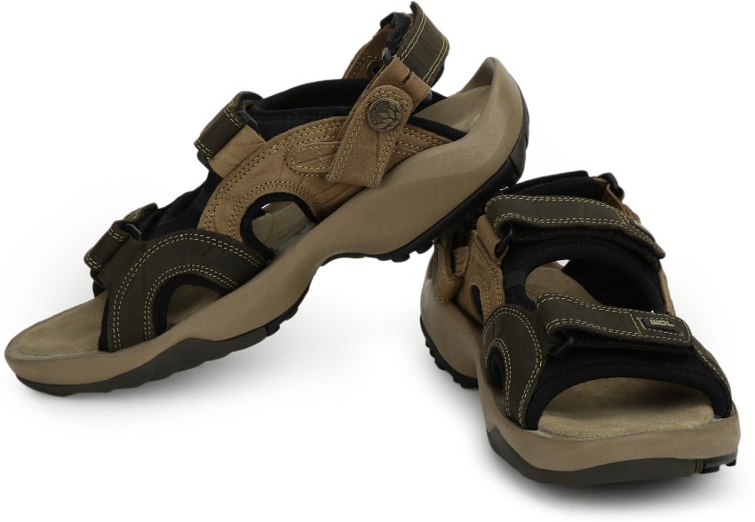 Woodland discount sandals flipkart