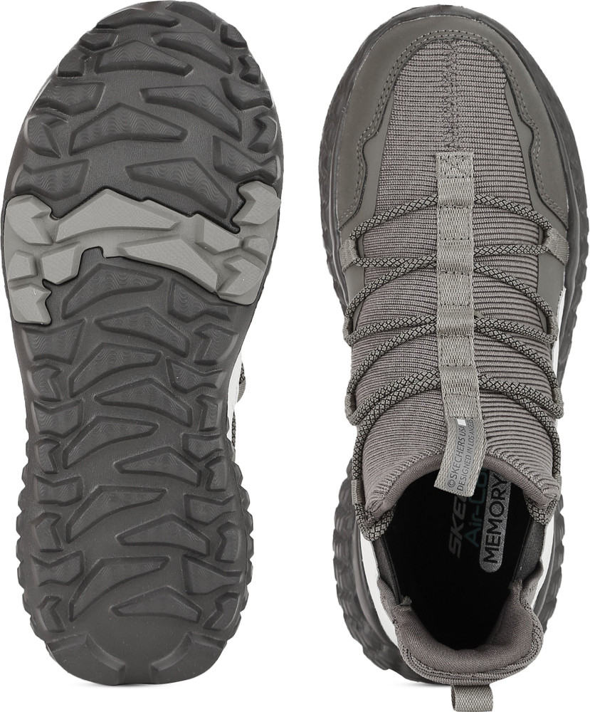 Trekking hotsell shoes skechers