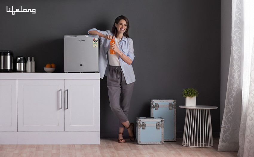 lifelong 4 l thermoelectric cooling single door refrigerator
