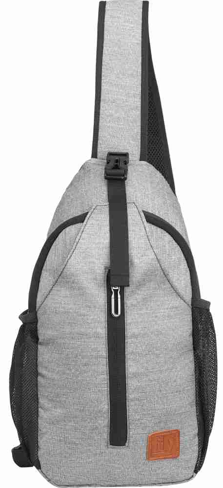 Side shoulder backpack clearance