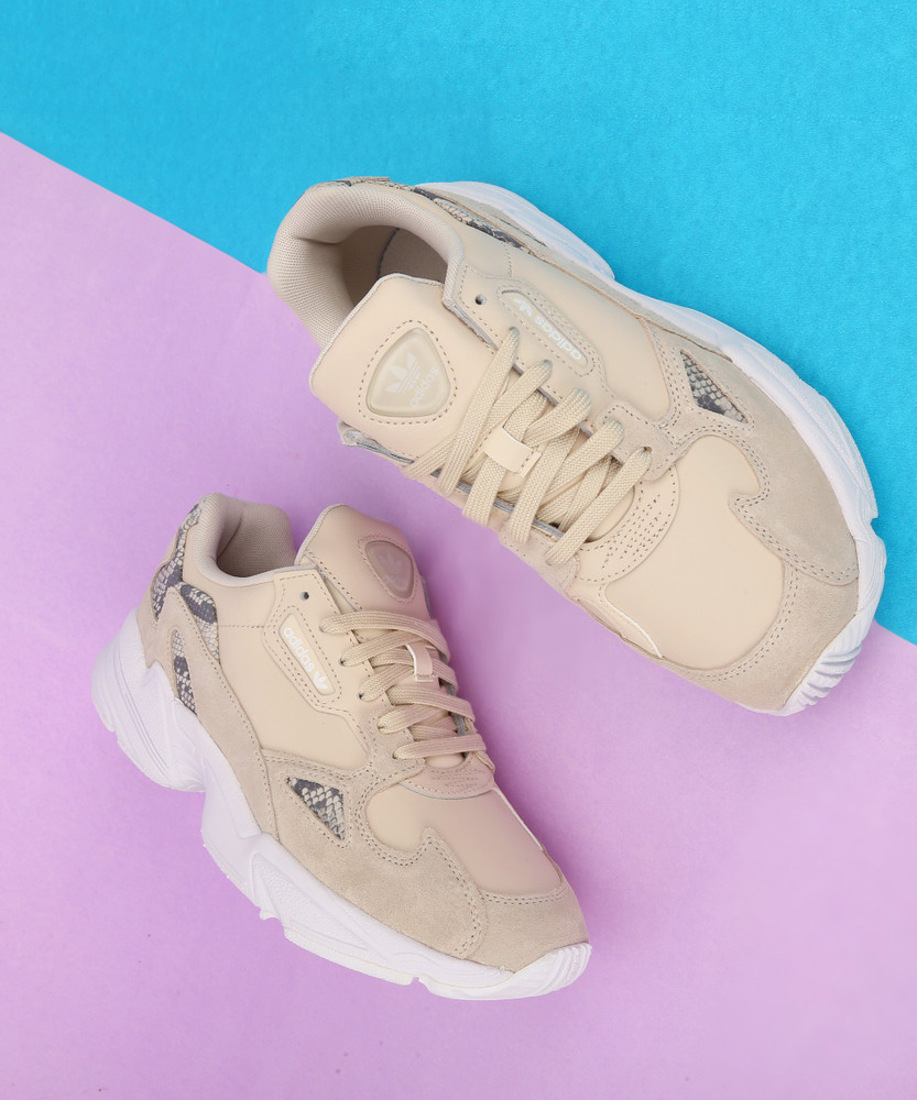 Adidas falcon outlet dames beige