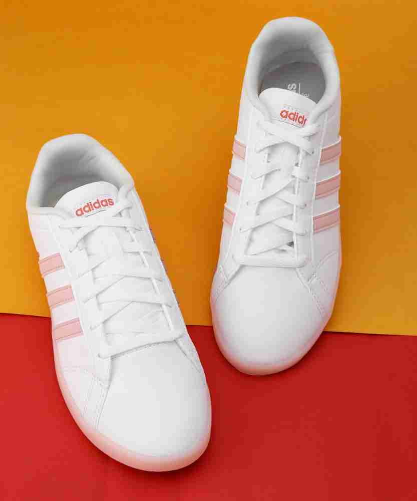 Sneakers femme discount coneo qt adidas