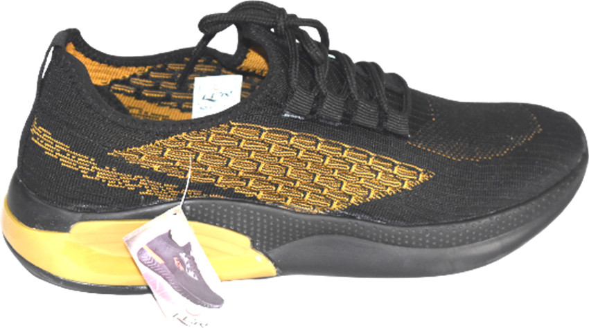 Lancer black outlet running shoes